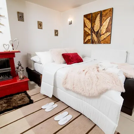 Apartment Comfy And Cosy Basement Kalamata