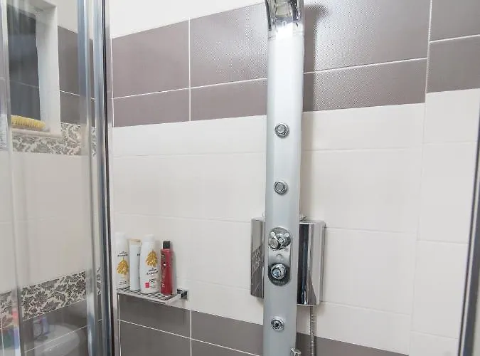 Comfy And Cosy Basement דירה קלמאטה